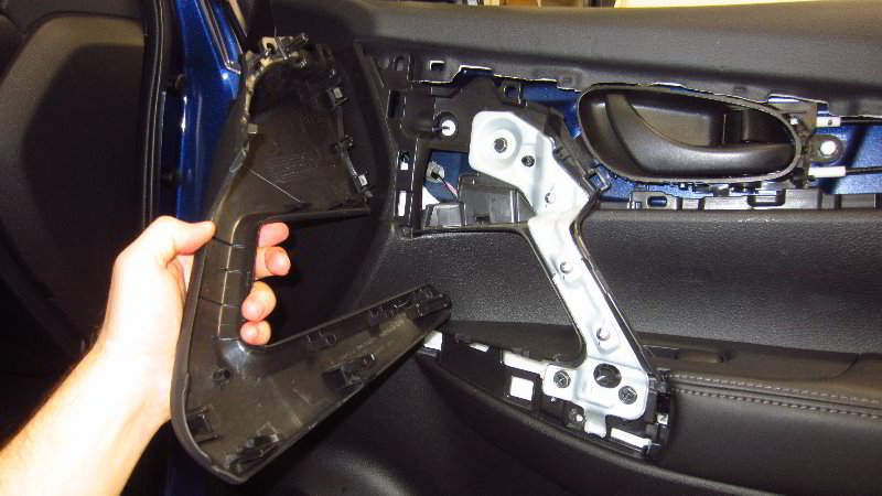 Nissan-Qashqai-Rogue-Sport-Door-Panel-Removal-Guide-058