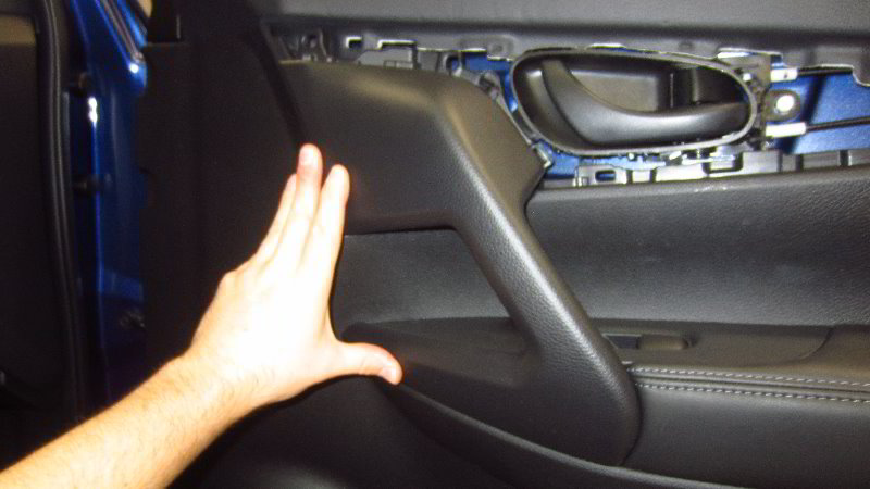 Nissan-Qashqai-Rogue-Sport-Door-Panel-Removal-Guide-059