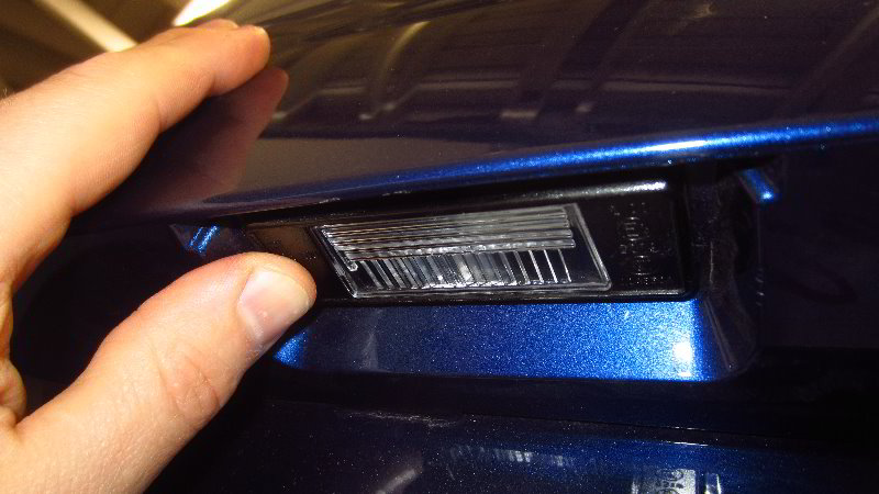 Nissan-Qashqai-Rogue-Sport-License-Plate-Light-Bulbs-Replacement-Guide-016
