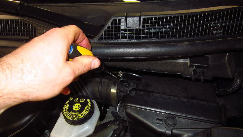 Nissan-Qashqai-Rogue-Sport-Mass-Air-Flow-Sensor-Replacement-Guide-019