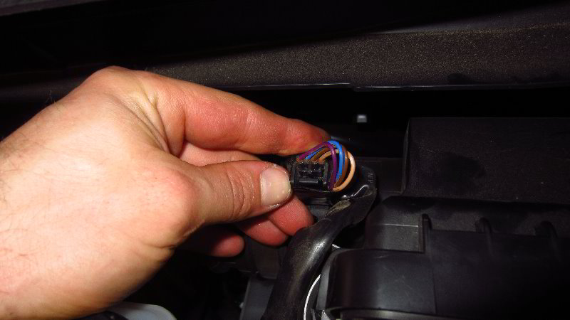 Nissan-Qashqai-Rogue-Sport-Mass-Air-Flow-Sensor-Replacement-Guide-022