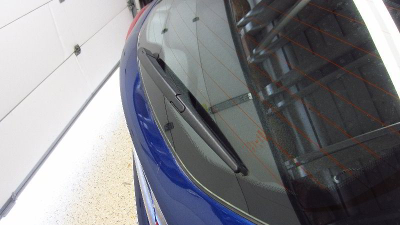 Nissan-Qashqai-Rogue-Sport-Rear-Wiper-Blade-Replacement-Guide-002