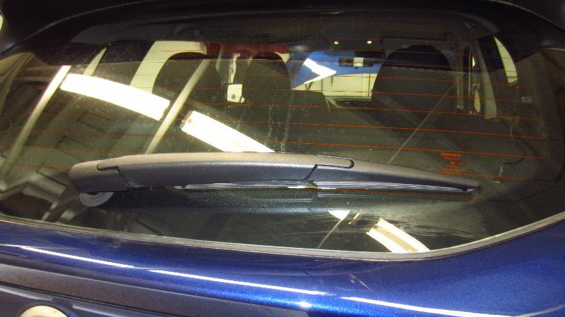 Nissan-Qashqai-Rogue-Sport-Rear-Wiper-Blade-Replacement-Guide-012