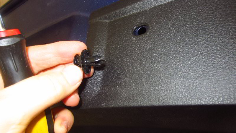 Nissan-Qashqai-Rogue-Sport-Reverse-Light-Bulbs-Replacement-Guide-009