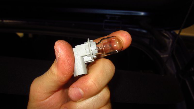 Nissan-Qashqai-Rogue-Sport-Reverse-Light-Bulbs-Replacement-Guide-028