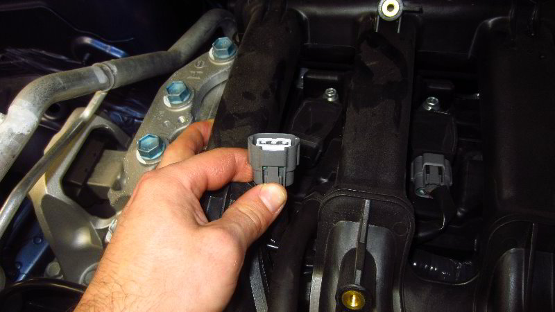 Nissan-Qashqai-Rogue-Sport-Spark-Plugs-Replacement-Guide-015
