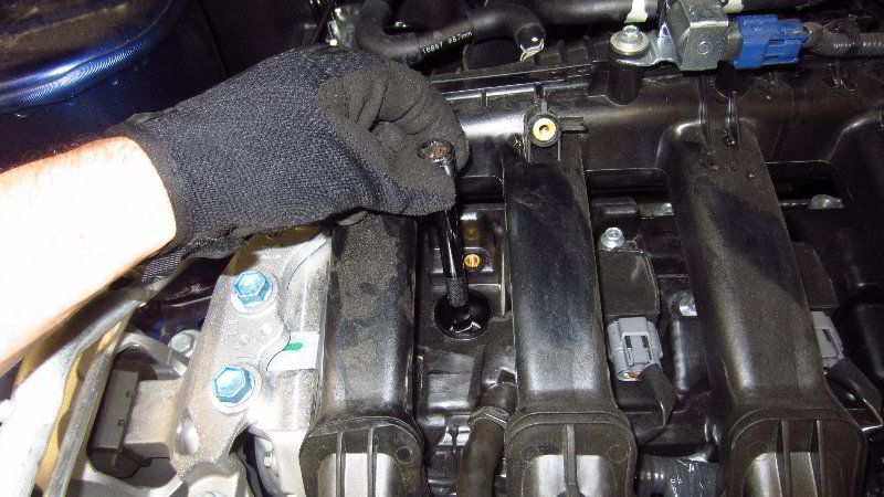 Nissan-Qashqai-Rogue-Sport-Spark-Plugs-Replacement-Guide-025
