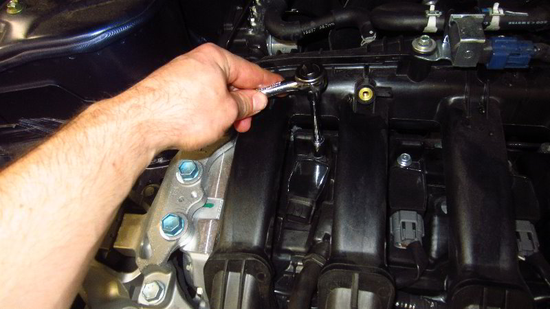 Nissan-Qashqai-Rogue-Sport-Spark-Plugs-Replacement-Guide-034