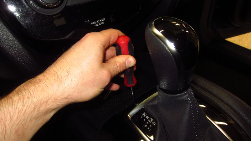 Nissan-Qashqai-Rogue-Sport-Transmission-Shift-Lock-Release-Guide-008