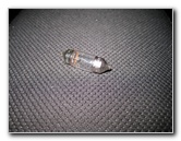 Nissan-Rogue-Dome-Light-Bulb-Replacement-Guide-006