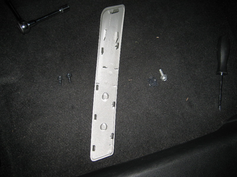 Nissan-Rogue-Interior-Door-Panel-Removal-Guide-014