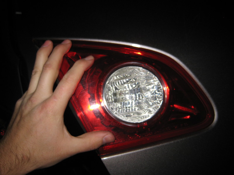 Nissan-Rogue-Tail-Light-Bulbs-Replacement-Guide-046