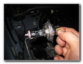 Nissan-Versa-Headlight-Bulbs-Replacement-Guide-010