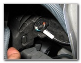 Nissan-Versa-Headlight-Bulbs-Replacement-Guide-017
