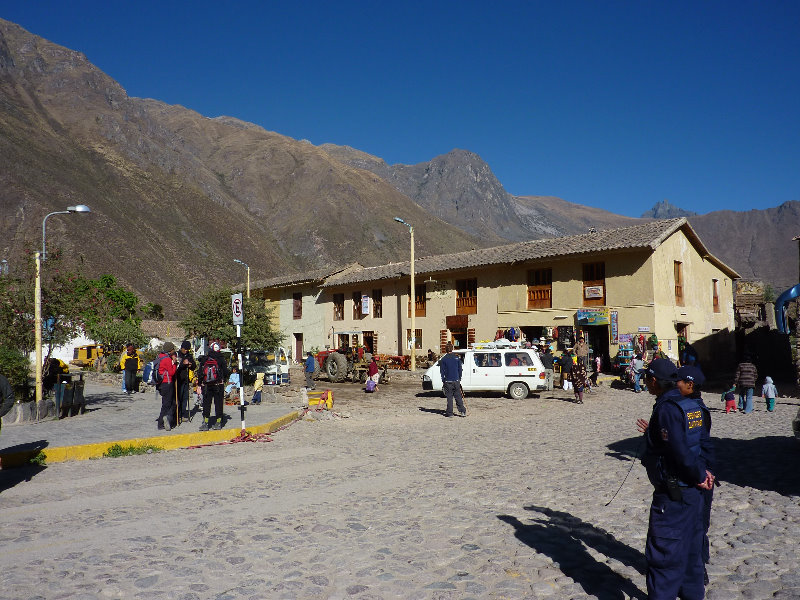 Ollantaytambo-Town-Sacred-Valley-Peru-024
