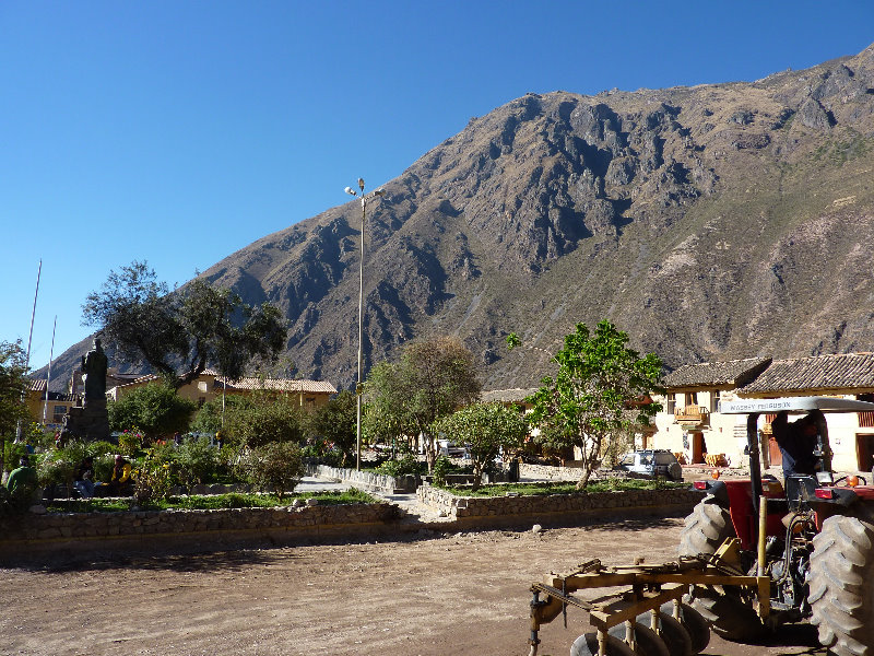Ollantaytambo-Town-Sacred-Valley-Peru-030