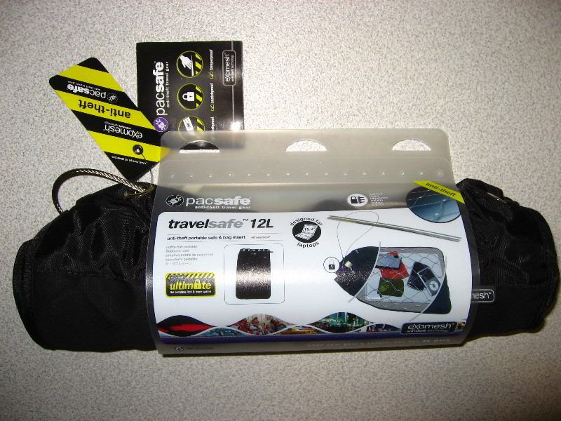 Pacsafe-TravelSafe-12L-Anti-Theft-Bag-Review-002