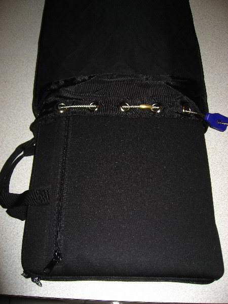 Pacsafe-TravelSafe-12L-Anti-Theft-Bag-Review-016