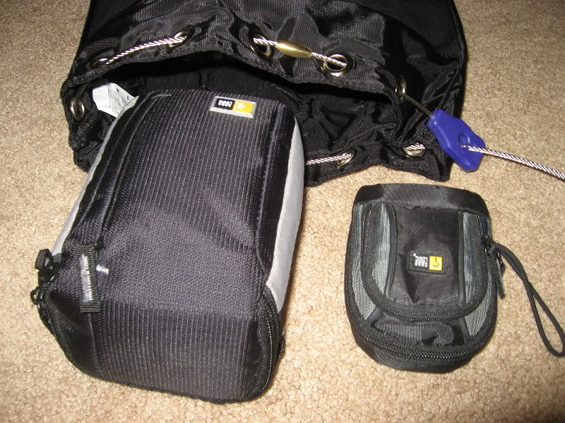 Pacsafe-TravelSafe-12L-Anti-Theft-Bag-Review-029