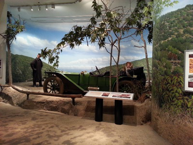 Petersen-Automotive-Museum-Los-Angeles-CA-018