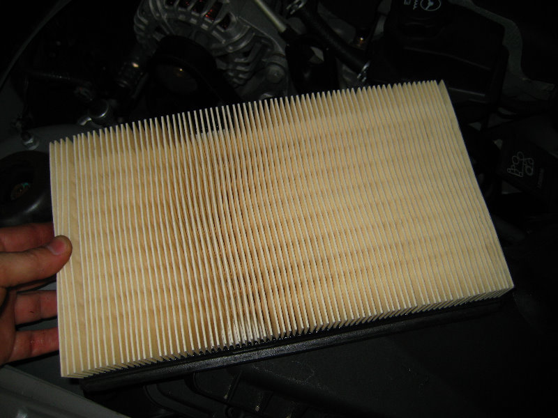 Pontiac-G6-GT-Engine-Air-Filter-Replacement-Guide-009