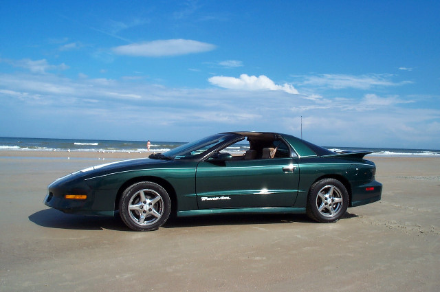 Pontiac-Trans-Am-Beach-Photos-03