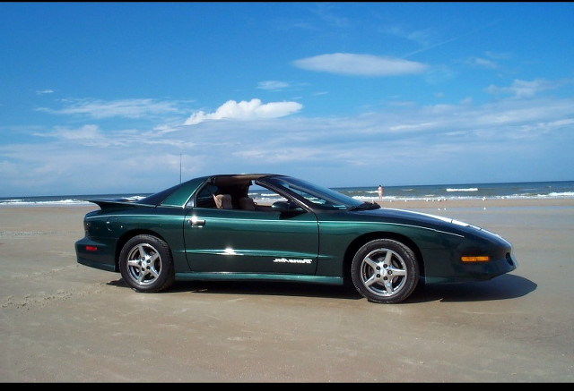 Pontiac-Trans-Am-Beach-Photos-05