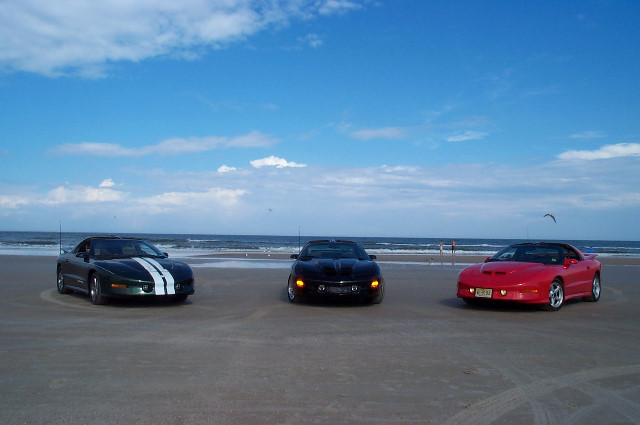 Pontiac-Trans-Am-Beach-Photos-09