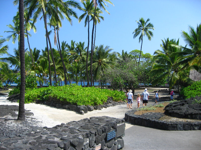 Puuhonua-o-Honaunau-Place-of-Refuge-National-Historic-Park-Big-Island-Hawaii-006