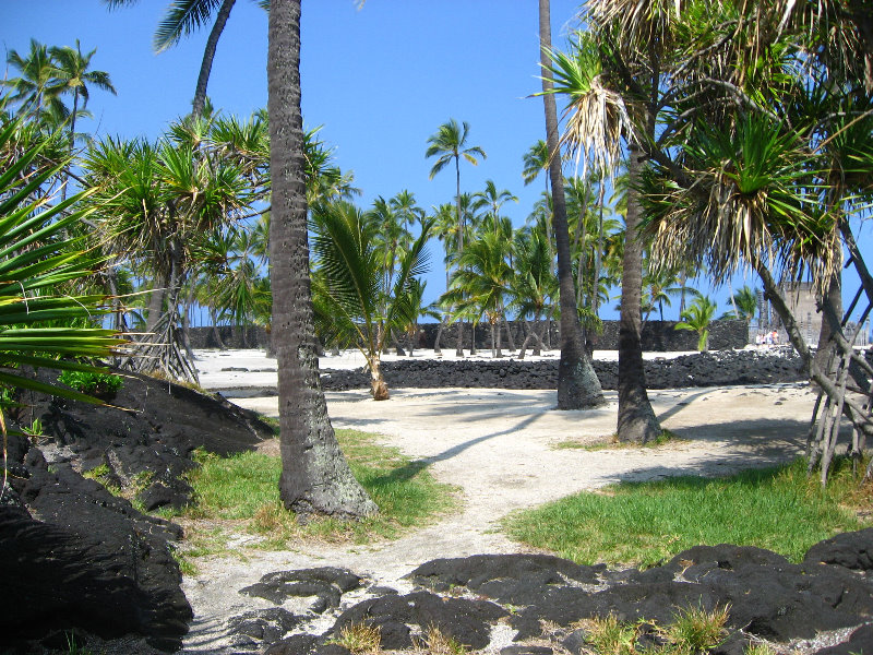 Puuhonua-o-Honaunau-Place-of-Refuge-National-Historic-Park-Big-Island-Hawaii-010