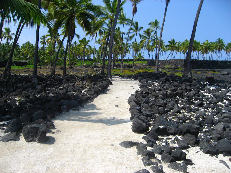 Puuhonua-o-Honaunau-Place-of-Refuge-National-Historic-Park-Big-Island-Hawaii-030