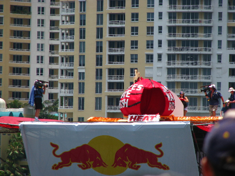 Red-Bull-Flugtag-2010-Bayfront-Park-Miami-FL-037