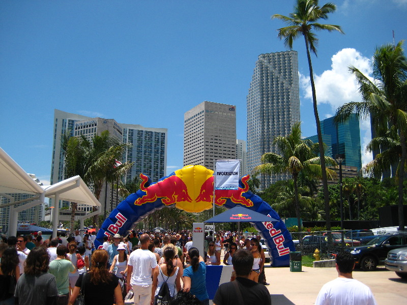 Red-Bull-Flugtag-2010-Bayfront-Park-Miami-FL-068