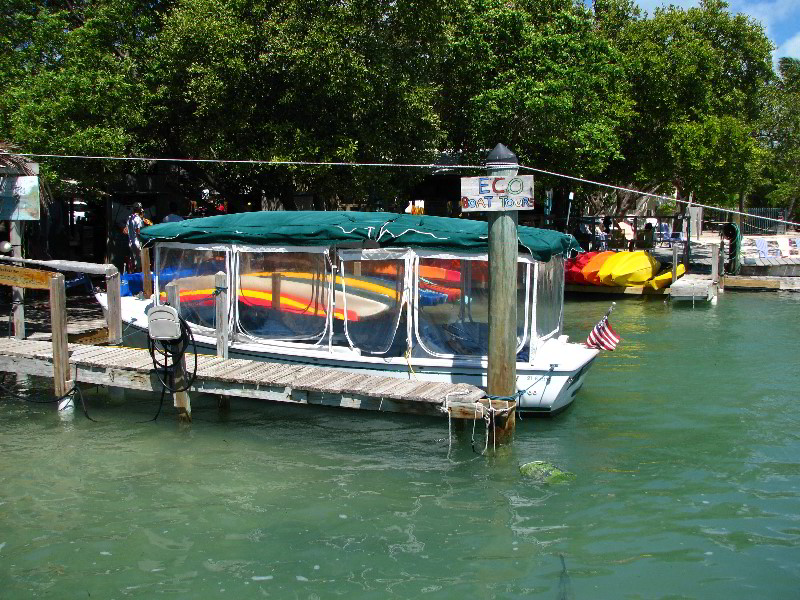 Robbies-Marina-Tarpon-Feeding-Islamorada-FL-035