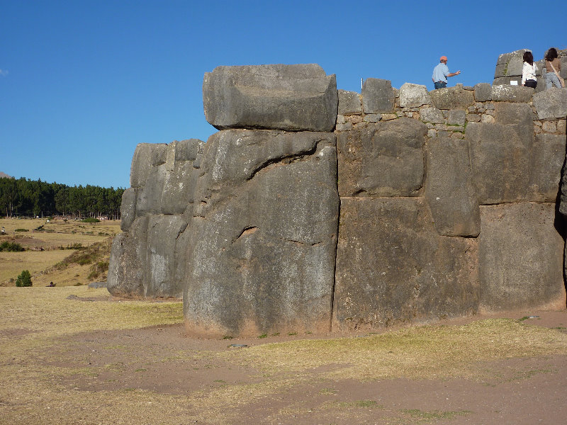 Sacsayhuaman-Inca-Fortress-Ruins-Cusco-Peru-014