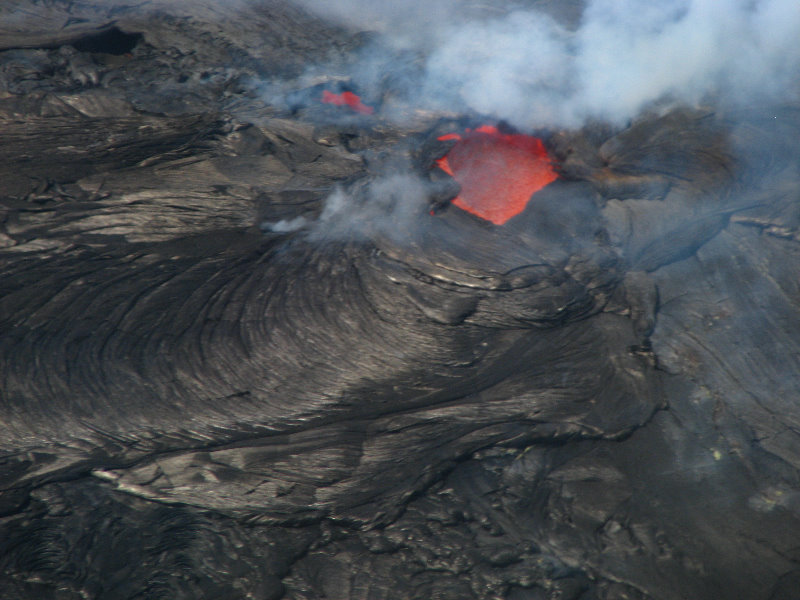 Safari-Helicopter-Tours-Volcanic-Lava-Waterfalls-Hilo-Big-Island-Hawaii-040