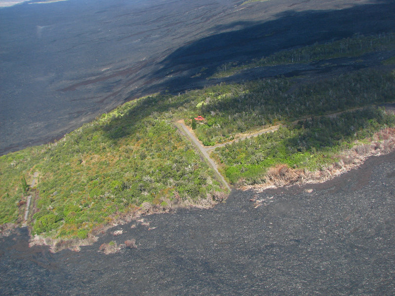 Safari-Helicopter-Tours-Volcanic-Lava-Waterfalls-Hilo-Big-Island-Hawaii-053
