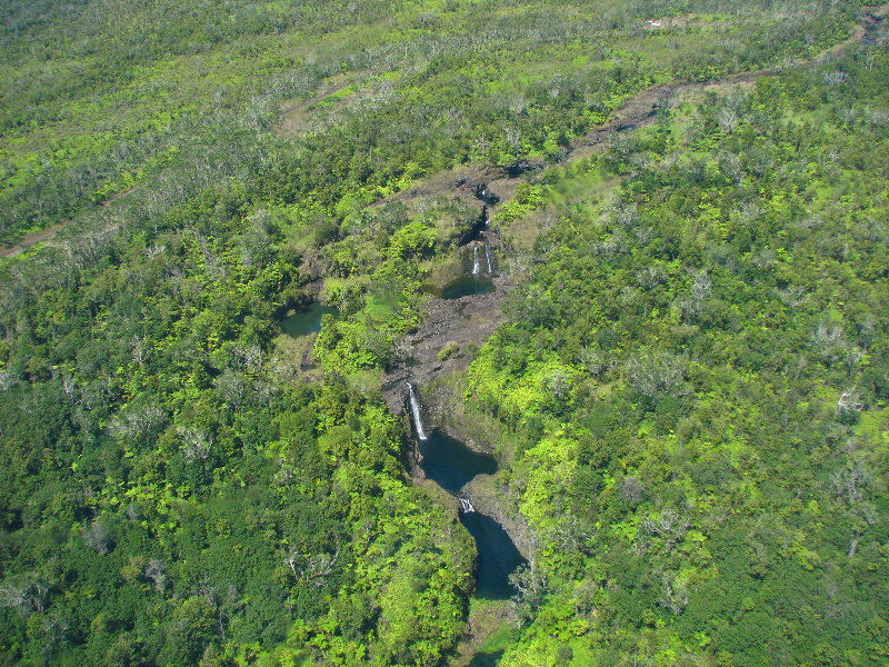 Safari-Helicopter-Tours-Volcanic-Lava-Waterfalls-Hilo-Big-Island-Hawaii-092