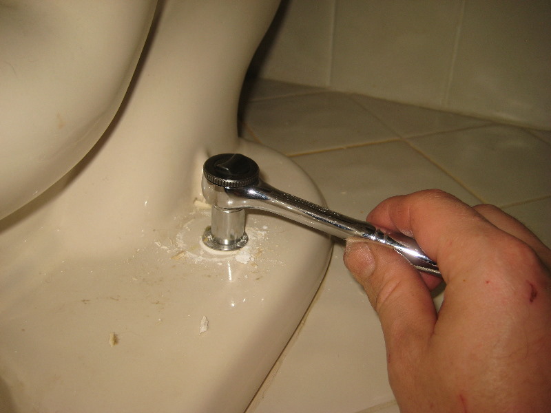 Sani-Seal-Waxless-Toilet-Flange-Gasket-Installation-Guide-011