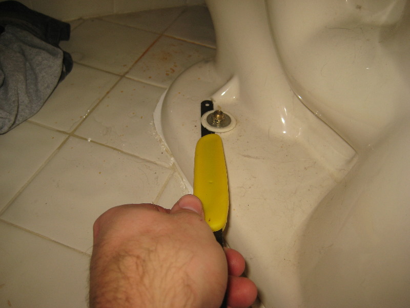 Sani-Seal-Waxless-Toilet-Flange-Gasket-Installation-Guide-013