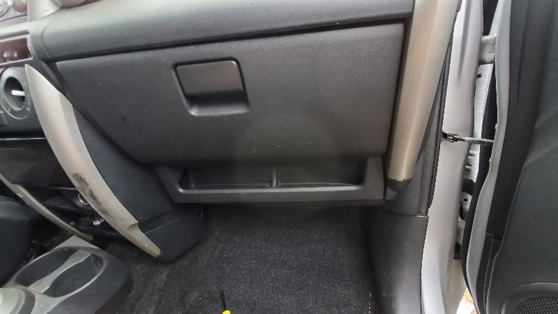 Scion-xA-Cabin-Air-Filter-Replacement-Guide-001