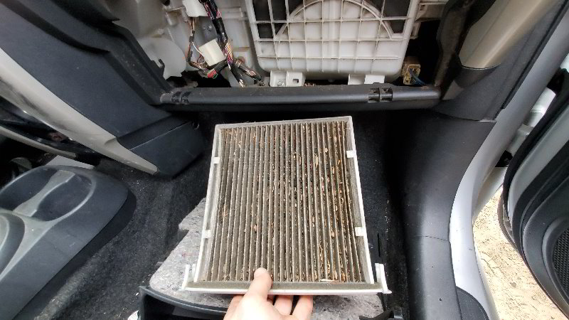 Scion-xA-Cabin-Air-Filter-Replacement-Guide-008