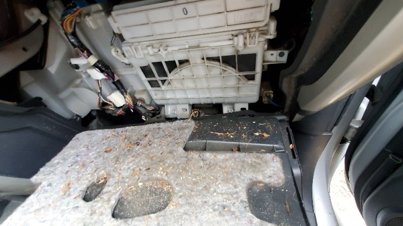 Scion-xA-Cabin-Air-Filter-Replacement-Guide-017