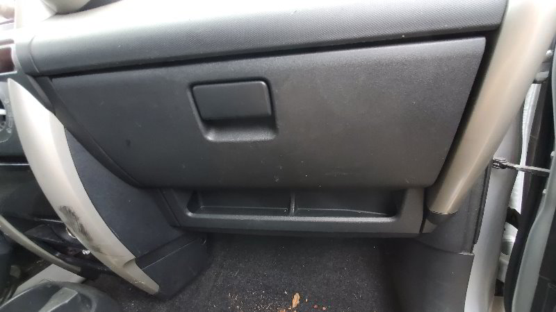 Scion-xA-Cabin-Air-Filter-Replacement-Guide-018