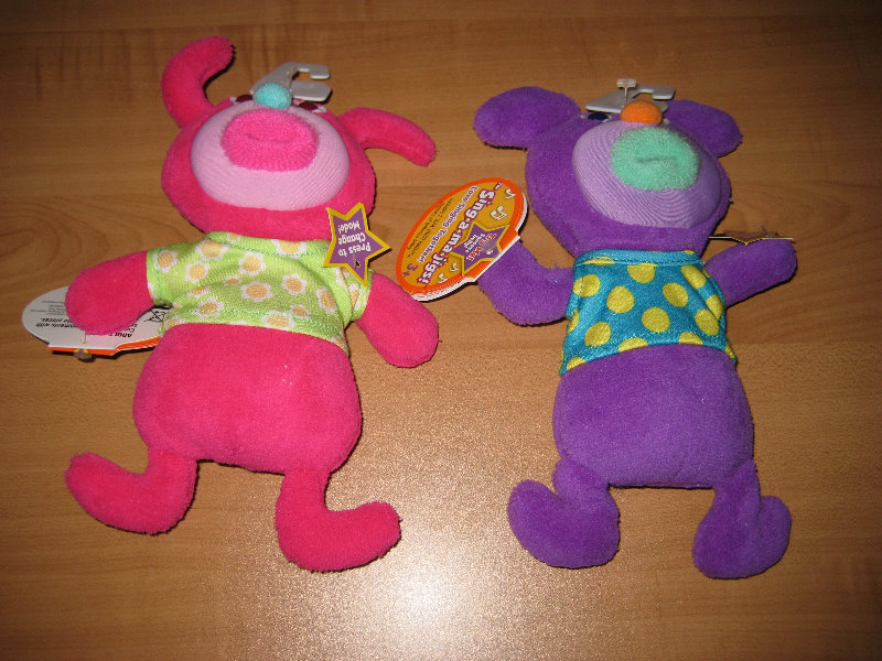 Sing-A-Ma-Jigs-Fisher-Price-Mattel-Toy-Dolls-Review-002
