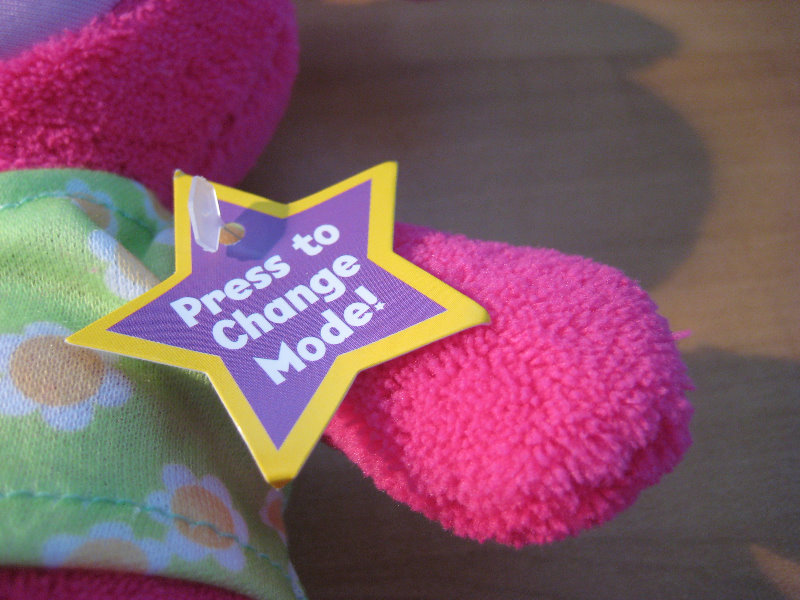 Sing-A-Ma-Jigs-Fisher-Price-Mattel-Toy-Dolls-Review-008