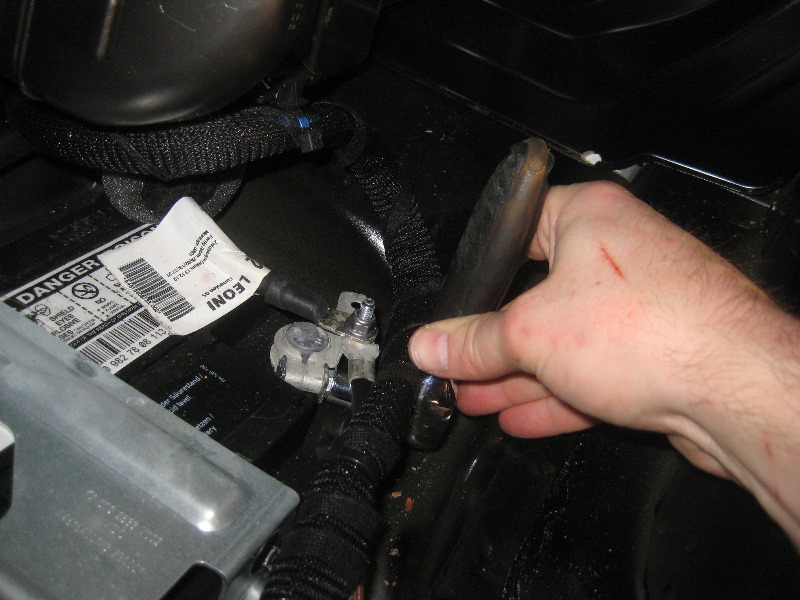 2008-2014-Smart-Fortwo-12V-Automotive-Battery-Replacement-Guide-014