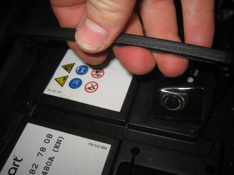 2008-2014-Smart-Fortwo-12V-Automotive-Battery-Replacement-Guide-025