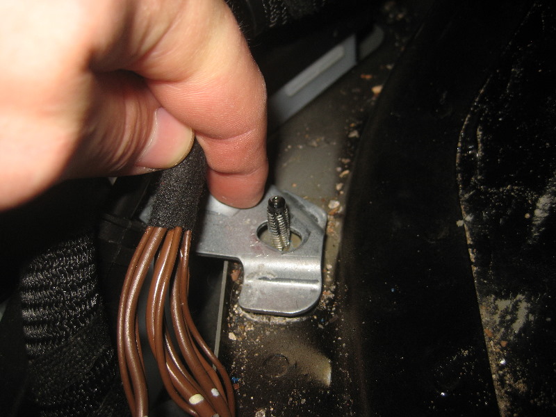 2008-2014-Smart-Fortwo-12V-Automotive-Battery-Replacement-Guide-033