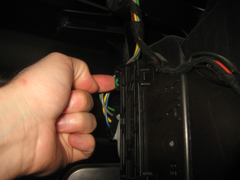 2008-2014-Smart-Fortwo-Cabin-Air-Filter-Replacement-Guide-004